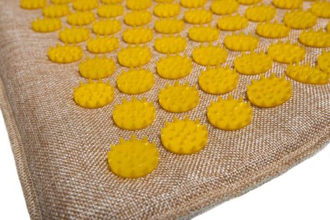 Коврик массажно-аккупунктурный Lounge medium ONHILLSPORT 68х42см., желтые фишки