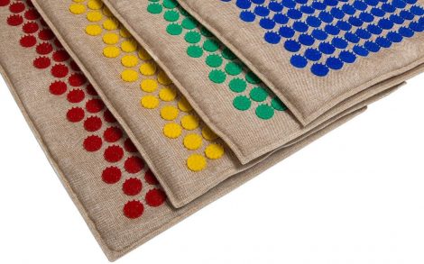 Коврик массажно-аккупунктурный Lounge medium ONHILLSPORT 68х42см., желтые фишки